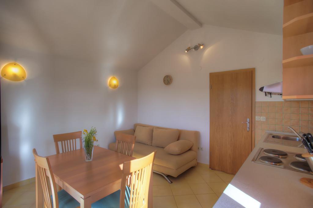 Apartments Irena يزيرا الغرفة الصورة