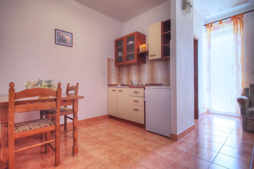 Apartments Irena يزيرا الغرفة الصورة